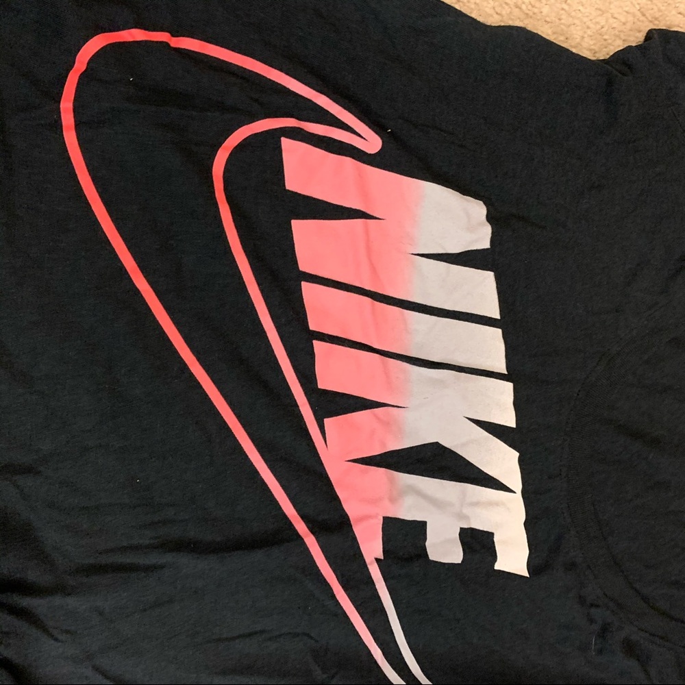 Nike tee - Picture 2 of 3